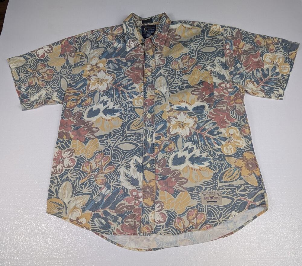 Muskoka Lakes Shirt Mens Medium Vintage Button Up Short Sleeve Camp Floral